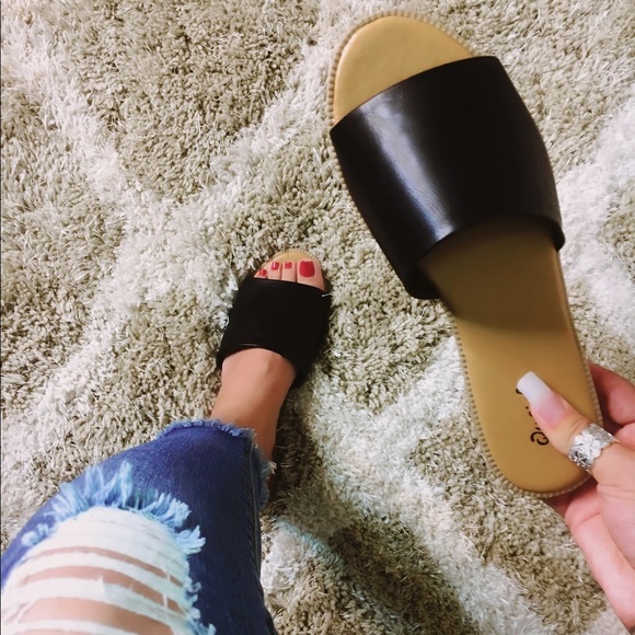 Shoes - Black sandals